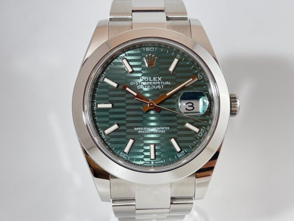 Rolex-Datejust-41-126300-green-dial